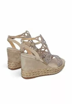 Alma En Pena Hernandez - Sandalen Met Sleehak - Arena -Alma En Pena Winkel ba789c0eceae49f4bef9e04e34543401